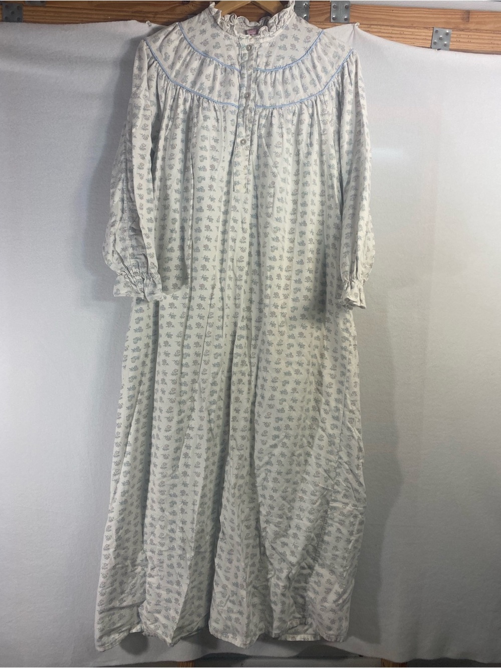 Sears Women’s Vintage Flannel Floral Nightgown 100% Cotton Hong Kong Size 12/14